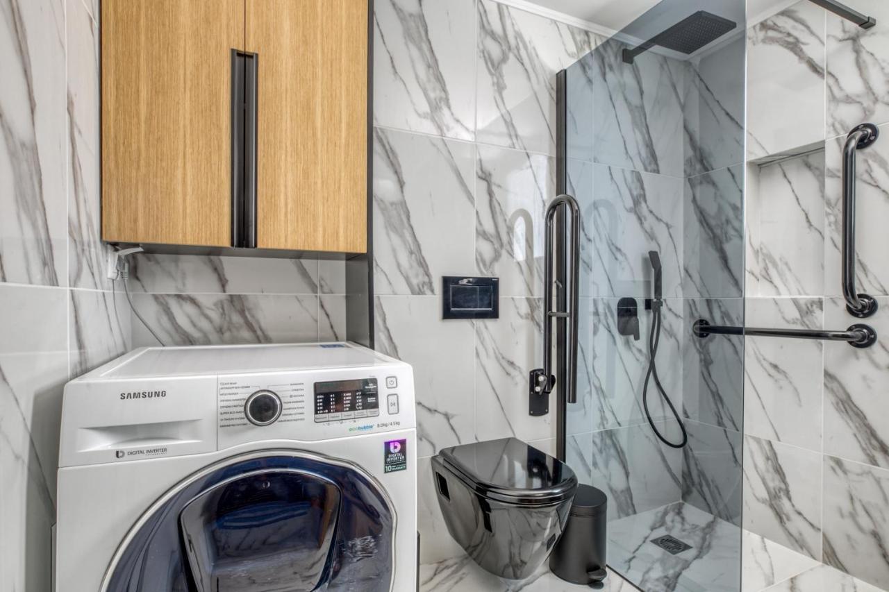 Spacious Flat With Courtyard And Private Parking! Athén Kültér fotó