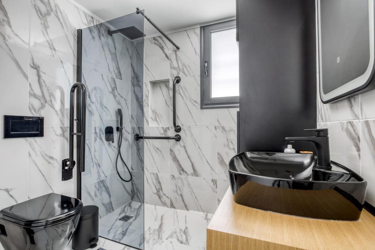 Spacious Flat With Courtyard And Private Parking! Athén Kültér fotó