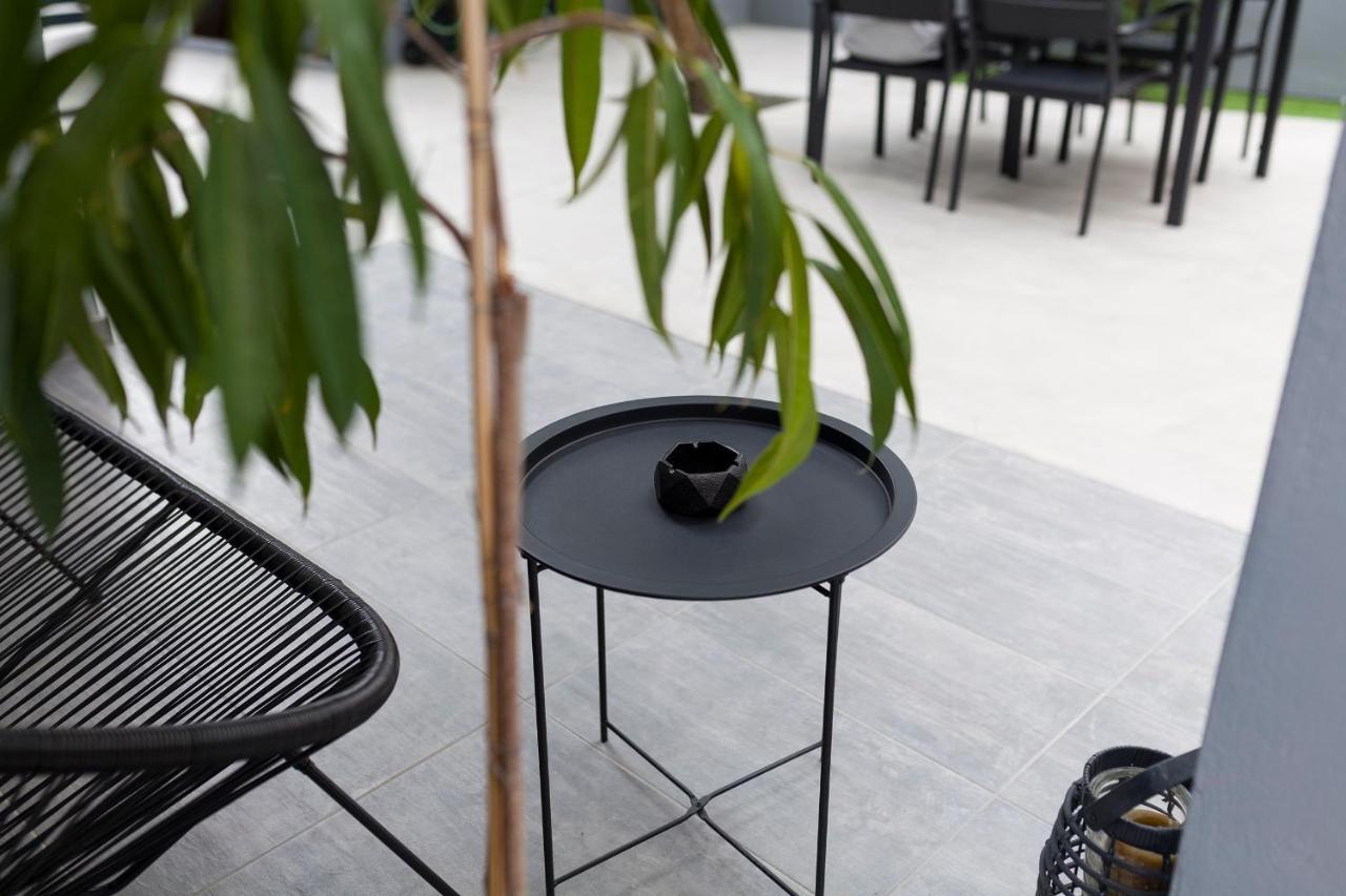Spacious Flat With Courtyard And Private Parking! Athén Kültér fotó